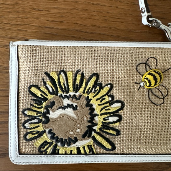 Coach Wristlet Pouch Floral Bumble Bee Crystals Burlap Leather Trim Zip Purse - Picture 7 of 15